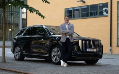 Mathias Svensson om sin nya el-suv: ”Barnen älskar verkligen bilen”